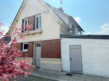 NEGOCIABLE A vendre pavillon mitoyen avec jardin et dépendances situé à FECAMP proche commerces  