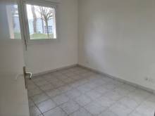A vendre dans résidence avec stationnement privée appartement 2 chambres