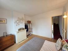 Charmante maison briques et silex en très bon état avec 3 chambres et jardin