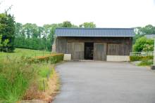 Axe Fécamp / Etretat Pavillon individuel avec sous-sol et grand bâtiment