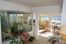 A vendre, superbe maison idéalement située avec vue imprenable sur le port et la ville  
