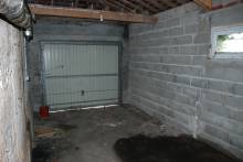 A vendre superbe maison de caractère  briques et silex à rénover située à la campagne proche de GODERVILLE  