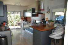 A vendre, superbe maison idéalement située avec vue imprenable sur le port et la ville  