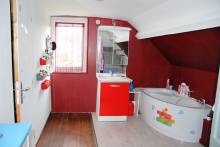 A vendre, belle maison rénovée située à 2 pas de FECAMP avec jardin de 550m² 