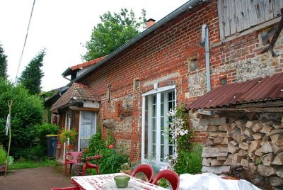 A vendre maison avec dépendances proche de VALMONT